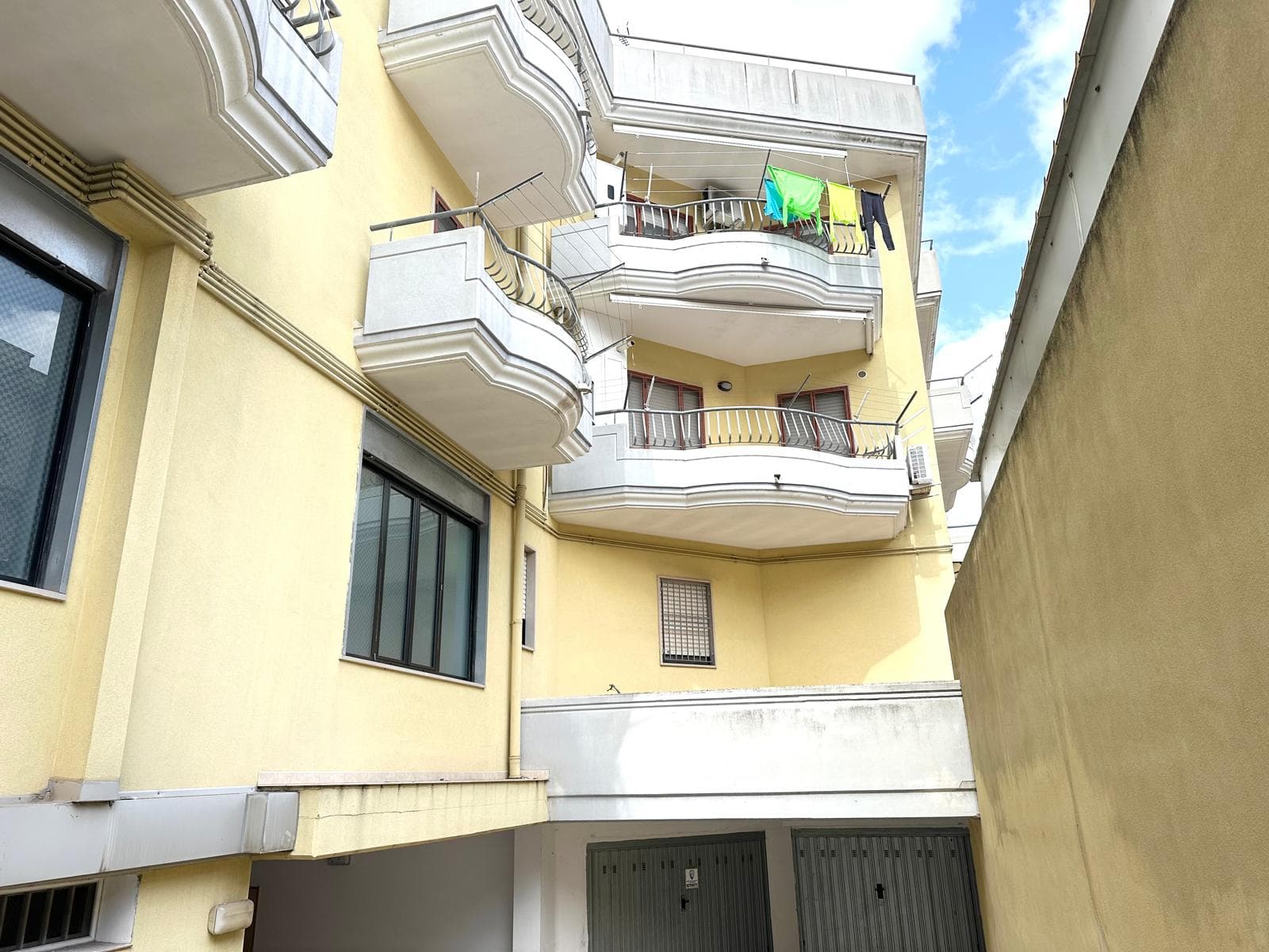 Photo of APPARTAMENTO con garage e terrazzino